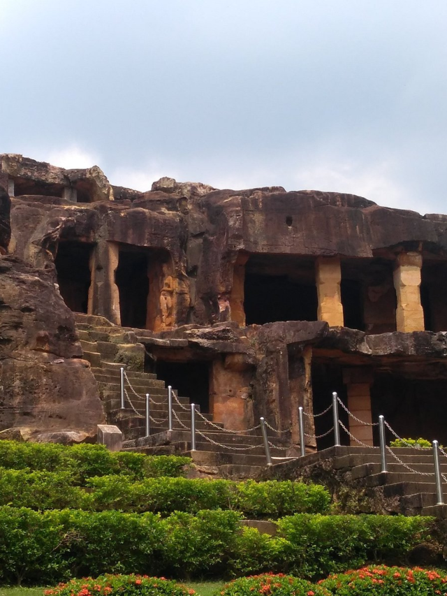 10-most-famous-and-ancient-caves-in-india-kopykitab-blog