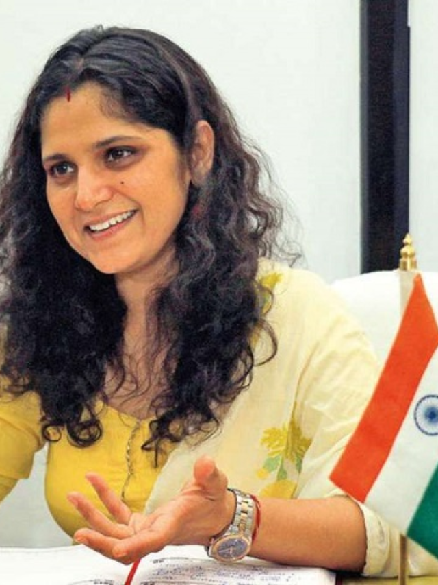 10 Female IAS Officers Who Continue To Inspire Us - KopyKitab Blog